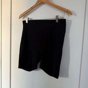 Fabletics | High Waisted Legging Shorts